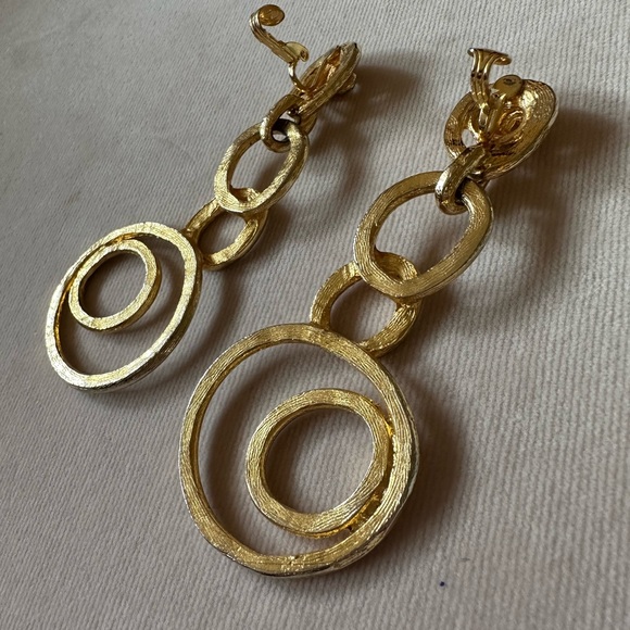 Carole Tanenbaum Vintage Gold earrings - Picture 4 of 5